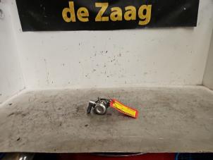 Gebruikte Hogedrukpomp Mercedes A (W176) 1.6 A-200 16V Prijs € 100,00 Margeregeling aangeboden door Autodemontage de Zaag