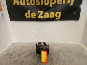Gebruikte Dynamo Ford Focus 1 1.6 16V Prijs € 30,00 Margeregeling aangeboden door Autodemontage de Zaag