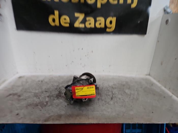 Gebruikte Aircopomp Renault Captur I (2R) 0.9 Energy TCE 12V Prijs € 70,00 Margeregeling aangeboden door Autodemontage de Zaag
