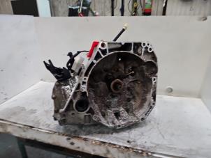 Gebruikte Versnellingsbak Renault Captur (2R) 0.9 Energy TCE 12V Prijs € 500,00 Margeregeling aangeboden door Autodemontage de Zaag