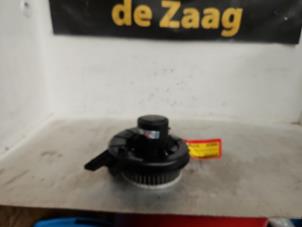 Gebruikte Kachel Ventilatiemotor Seat Ibiza IV SC (6J1) 1.9 TDI 105 Prijs € 30,00 Margeregeling aangeboden door Autodemontage de Zaag