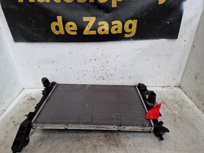Gebruikte Radiateur Ford Focus 3 1.0 Ti-VCT EcoBoost 12V 100 Prijs € 50,00 Margeregeling aangeboden door Autodemontage de Zaag