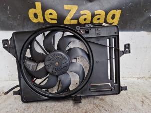 Gebruikte Fan Radiateur Ford Focus 3 1.0 Ti-VCT EcoBoost 12V 100 Prijs op aanvraag aangeboden door Autodemontage de Zaag