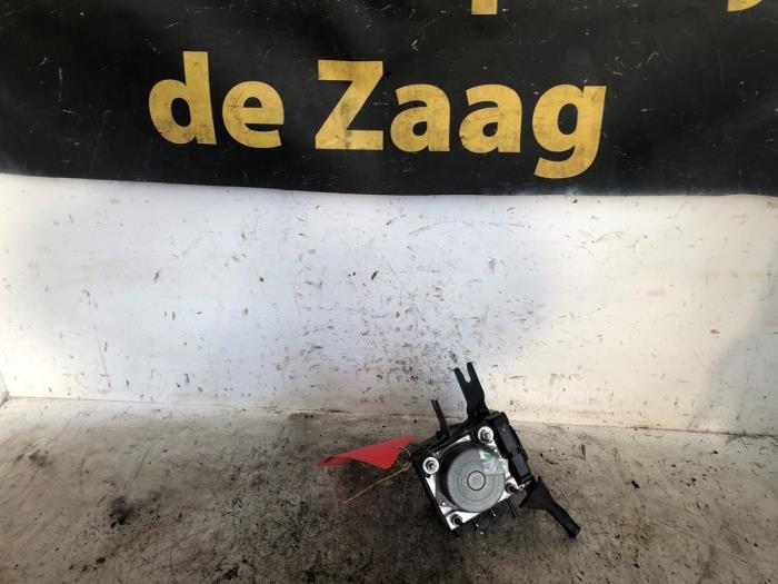 Gebruikte ABS Pomp Renault Clio III Estate/Grandtour (KR) 1.2 16V TCE 100 Prijs € 100,00 Margeregeling aangeboden door Autodemontage de Zaag