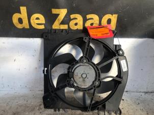 Gebruikte Radiateurfan Renault Clio III Estate/Grandtour (KR) 1.2 16V TCE 100 Prijs € 50,00 Margeregeling aangeboden door Autodemontage de Zaag