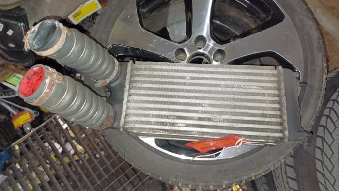 Gebruikte Intercooler Ford Fiesta 6 (JA8) 1.6 TDCi 16V ECOnetic Prijs € 30,00 Margeregeling aangeboden door Autodemontage de Zaag