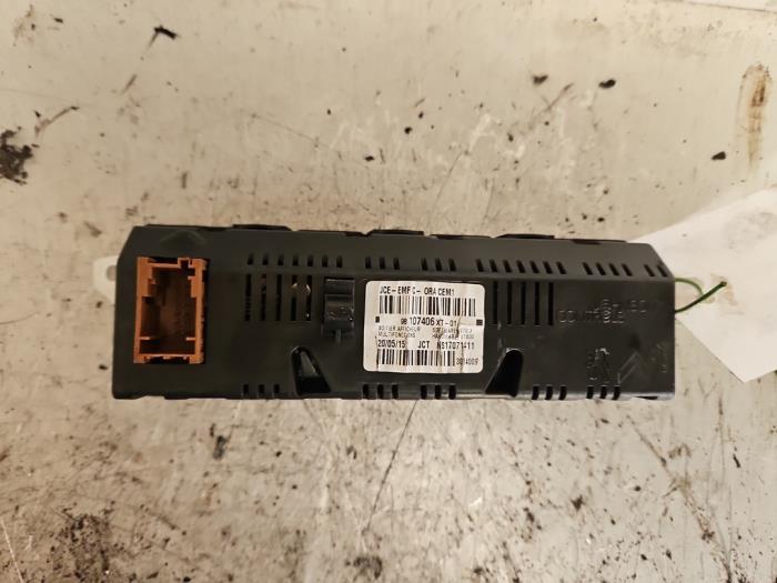 Display Interieur van een Citroën C3 (SC) 1.6 BlueHDI 75 2015