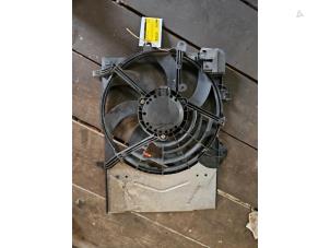 Gebruikte Radiateurfan Citroen C3 (SC) 1.6 BlueHDI 75 Prijs € 40,00 Margeregeling aangeboden door Autodemontage de Zaag