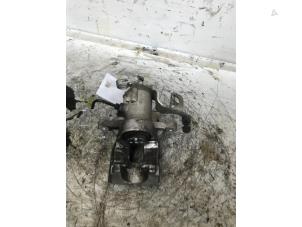 Gebruikte Remklauw (Tang) links-achter Citroen C4 Picasso (UD/UE/UF) 1.6 16V VTi 120 Prijs € 25,00 Margeregeling aangeboden door Autodemontage de Zaag