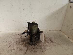 Gebruikte Servopomp Volkswagen Polo IV (9N1/2/3) 1.4 16V Prijs € 100,00 Margeregeling aangeboden door Autodemontage de Zaag