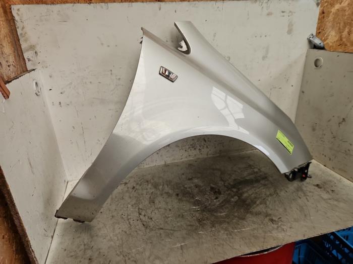 Scherm rechts-voor van een Opel Corsa D 1.2 16V 2007
