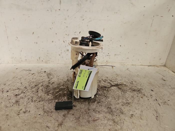 Gebruikte Benzinepomp Volkswagen Golf V (1K1) 1.4 16V Prijs € 40,00 Margeregeling aangeboden door Autodemontage de Zaag