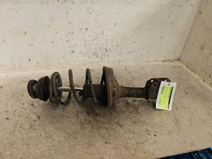 Gebruikte Schokdemperpoot links-voor Renault Twingo II (CN) 1.2 Prijs € 40,00 Margeregeling aangeboden door Autodemontage de Zaag
