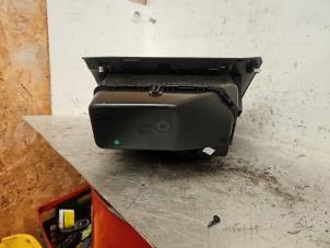 Gebruikte Dashboardkastje Citroen C3 (SX/SW) 1.2 12V e-THP PureTech 110 Prijs € 50,00 Margeregeling aangeboden door Autodemontage de Zaag