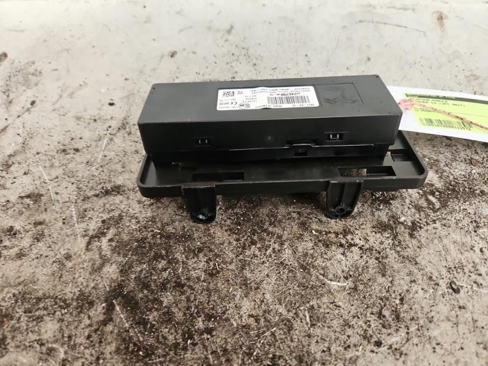 Gebruikte Module Telefoon Citroen C3 (SX/SW) 1.2 12V e-THP PureTech 110 Prijs € 70,00 Margeregeling aangeboden door Autodemontage de Zaag