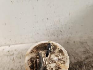 Gebruikte Benzinepomp Chevrolet Spark (M300) 1.0 16V Prijs € 40,00 Margeregeling aangeboden door Autodemontage de Zaag