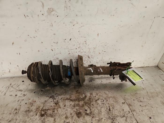 Schokdemperpoot links-voor van een Alfa Romeo MiTo (955) 1.4 Turbo Multi Air 16V 2012