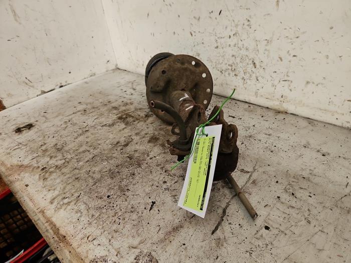 Schokdemperpoot links-voor van een Alfa Romeo MiTo (955) 1.4 Turbo Multi Air 16V 2012