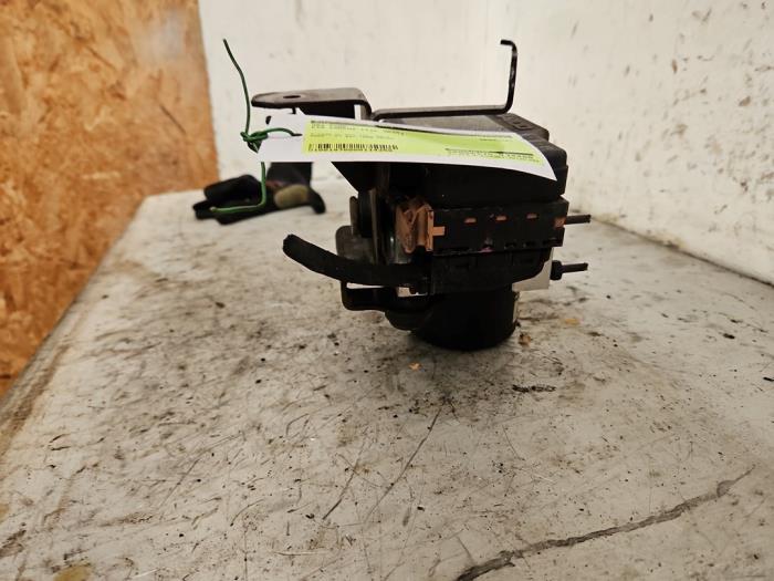 Gebruikte ABS Pomp Kia Carens III (FG) 2.0i CVVT 16V Prijs € 50,00 Margeregeling aangeboden door Autodemontage de Zaag