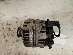 Gebruikte Alternator Volkswagen Golf V (1K1) 1.6 FSI 16V Prijs € 40,00 Margeregeling aangeboden door Autodemontage de Zaag