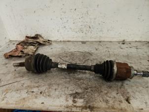 Gebruikte Cardanas links-voor (VWA) Opel Corsa E 1.0 SIDI Turbo 12V Prijs € 50,00 Margeregeling aangeboden door Autodemontage de Zaag