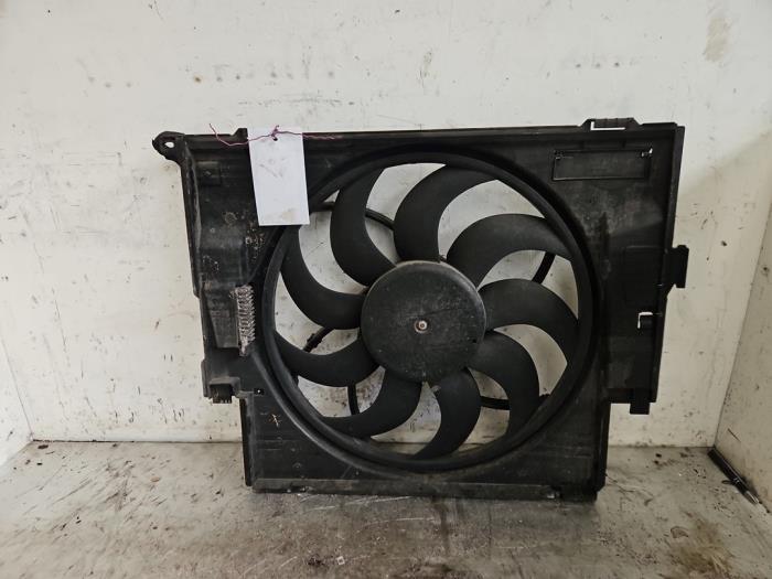 Gebruikte Fan Radiateur BMW 1 serie (F20) 116i 1.6 16V Prijs € 50,00 Margeregeling aangeboden door Autodemontage de Zaag