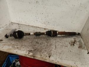 Gebruikte Aandrijfas rechts-voor Ford Focus 3 Wagon 1.0 Ti-VCT EcoBoost 12V 100 Prijs € 100,00 Margeregeling aangeboden door Autodemontage de Zaag