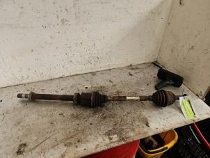 Gebruikte Aandrijfas rechts-voor Renault Captur (2R) 0.9 Energy TCE 12V Prijs € 50,00 Margeregeling aangeboden door Autodemontage de Zaag