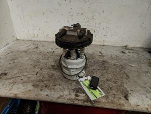 Gebruikte Benzinepomp Renault Captur (2R) 0.9 Energy TCE 12V Prijs € 50,00 Margeregeling aangeboden door Autodemontage de Zaag