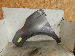 Gebruikte Scherm links-voor Renault Captur (2R) 0.9 Energy TCE 12V Prijs € 90,00 Margeregeling aangeboden door Autodemontage de Zaag