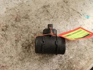 Gebruikte Luchtmassameter Opel Corsa D 1.2 16V ecoFLEX Bi-Fuel Prijs € 25,00 Margeregeling aangeboden door Autodemontage de Zaag