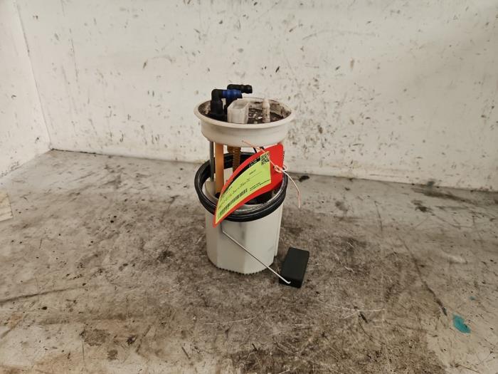Gebruikte Benzinepomp Volkswagen Polo V (6R) 1.2 12V BlueMotion Technology Prijs € 50,00 Margeregeling aangeboden door Autodemontage de Zaag
