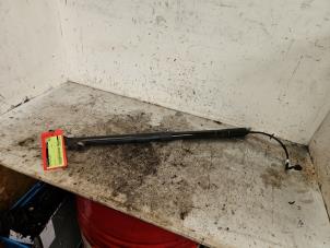 Gebruikte Achterklepdemper links-achter Ford C-Max (DXA) 1.6 TDCi 16V Prijs € 25,00 Margeregeling aangeboden door Autodemontage de Zaag