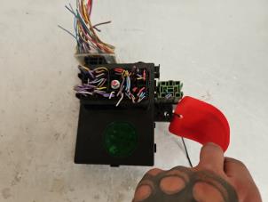 Gebruikte Zekering Chevrolet Spark 1.0 16V Bifuel Prijs € 50,00 Margeregeling aangeboden door Autodemontage de Zaag