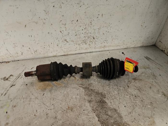 Gebruikte Aandrijfas links-voor Volvo S60 I (RS/HV) 2.0 T 20V Prijs € 25,00 Margeregeling aangeboden door Autodemontage de Zaag