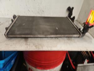 Gebruikte Radiateur Volkswagen Polo IV (9N1/2/3) 1.4 16V Prijs € 40,00 Margeregeling aangeboden door Autodemontage de Zaag