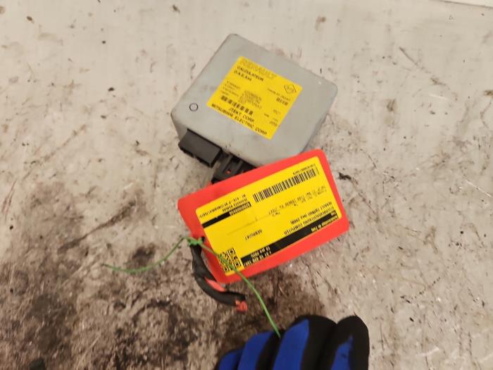 Gebruikte Computer Stuurbekrachtiging Renault Twingo II (CN) 1.2 16V Prijs € 40,00 Margeregeling aangeboden door Autodemontage de Zaag
