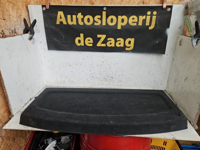 Hoedenplank van een Volkswagen Golf V (1K1) 1.4 FSI 16V 2005