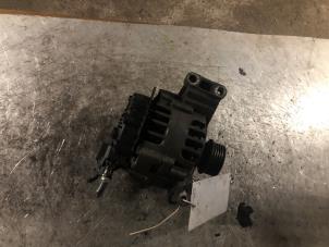 Gebruikte Dynamo Mercedes B (W245) 1.5 B-150 16V Prijs € 45,00 Margeregeling aangeboden door Autodemontage de Zaag