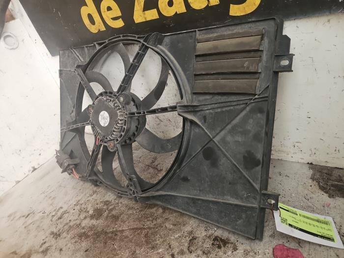 Radiateurfan van een Volkswagen Golf VI (5K1) 1.4 16V 2011