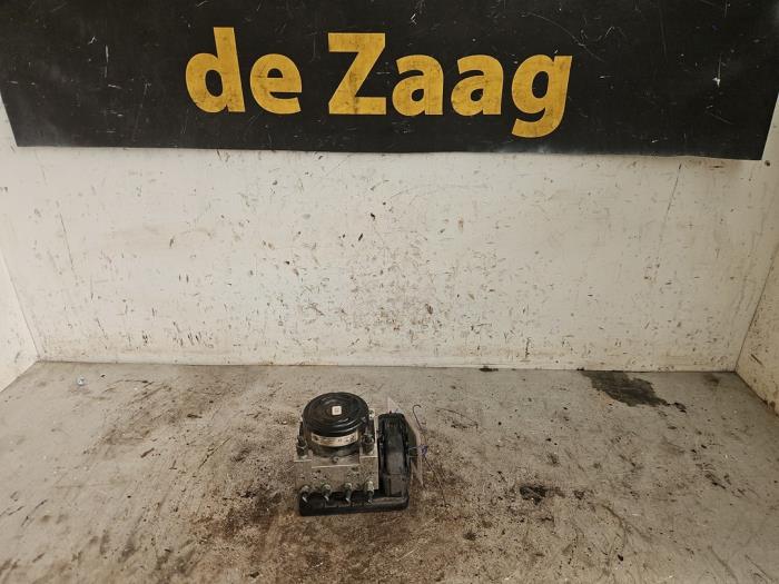 Gebruikte ABS Pomp Nissan Note (E12) 1.2 DIG-S 98 Prijs € 90,00 Margeregeling aangeboden door Autodemontage de Zaag
