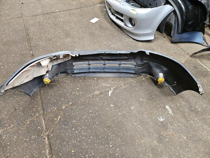 Voorbumper van een Citroën C3 (FC/FL/FT) 1.6 16V 2004