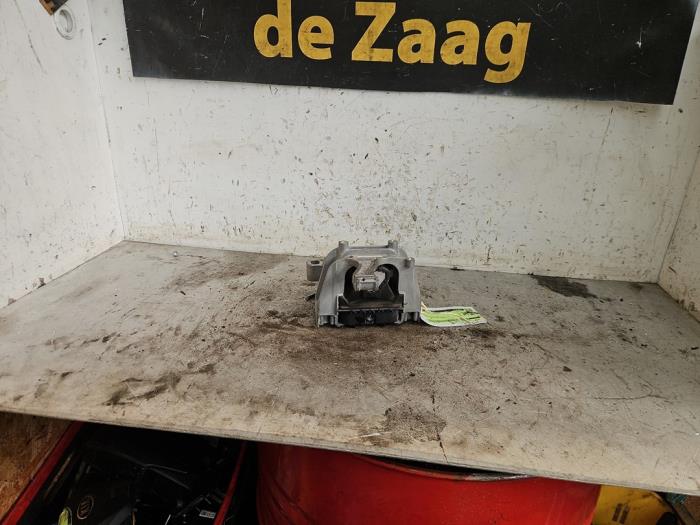 Gebruikte Motorsteun Volkswagen T-Roc I 1.5 TSI Evo BMT 16V Prijs € 30,00 Margeregeling aangeboden door Autodemontage de Zaag