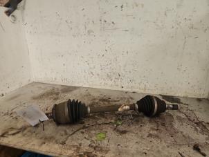 Gebruikte Aandrijfas links-voor Opel Astra K 1.6 CDTI 110 16V Prijs € 70,00 Margeregeling aangeboden door Autodemontage de Zaag