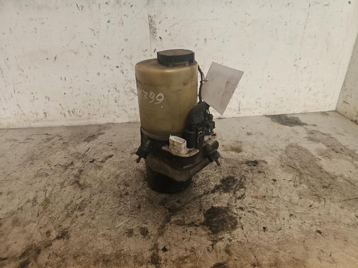 Gebruikte Servopomp Opel Vectra C 2.2 16V Prijs € 100,00 Margeregeling aangeboden door Autodemontage de Zaag