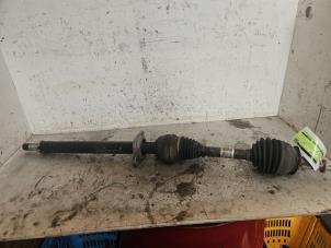 Gebruikte Steekas rechts-voor Mercedes CLA (117.3) 1.6 CLA-200 16V Prijs € 80,00 Margeregeling aangeboden door Autodemontage de Zaag