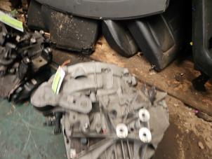 Gebruikte Versnellingsbak Mercedes CLA (117.3) 1.6 CLA-200 16V Prijs € 350,00 Margeregeling aangeboden door Autodemontage de Zaag