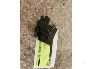 Gebruikte Handrem schakelaar Audi A5 (8T3) 1.8 TFSI 16V Prijs € 10,00 Margeregeling aangeboden door Autodemontage de Zaag