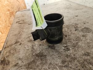 Gebruikte Luchtmassameter Opel Corsa D 1.6i OPC 16V Turbo Prijs € 50,00 Margeregeling aangeboden door Autodemontage de Zaag