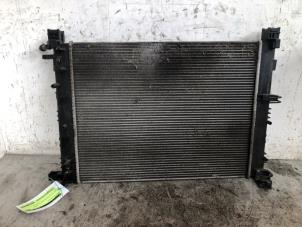 Gebruikte Radiateur Renault Clio IV Estate/Grandtour (7R) 0.9 Energy TCE 12V Prijs € 35,00 Margeregeling aangeboden door Autodemontage de Zaag